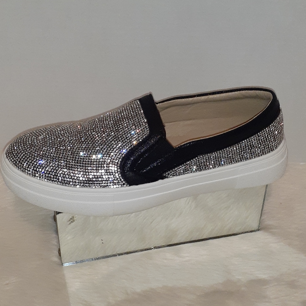 (NWOT) RHINESTONE CANVAS TENNIS SHOES - Picture 3 of 9